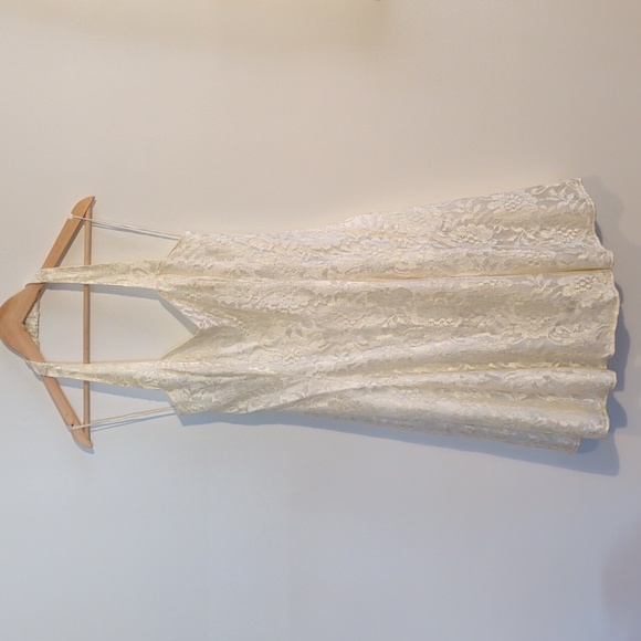 VINTAGE NU MODE cream lace dress - size small - Picture 3 of 15
